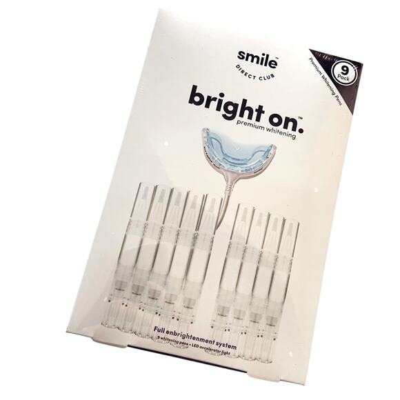 Smile Direct Club Bright On Teeth Whitening Kit 9 Applicators LED Light & Case - Picture 1 of 6